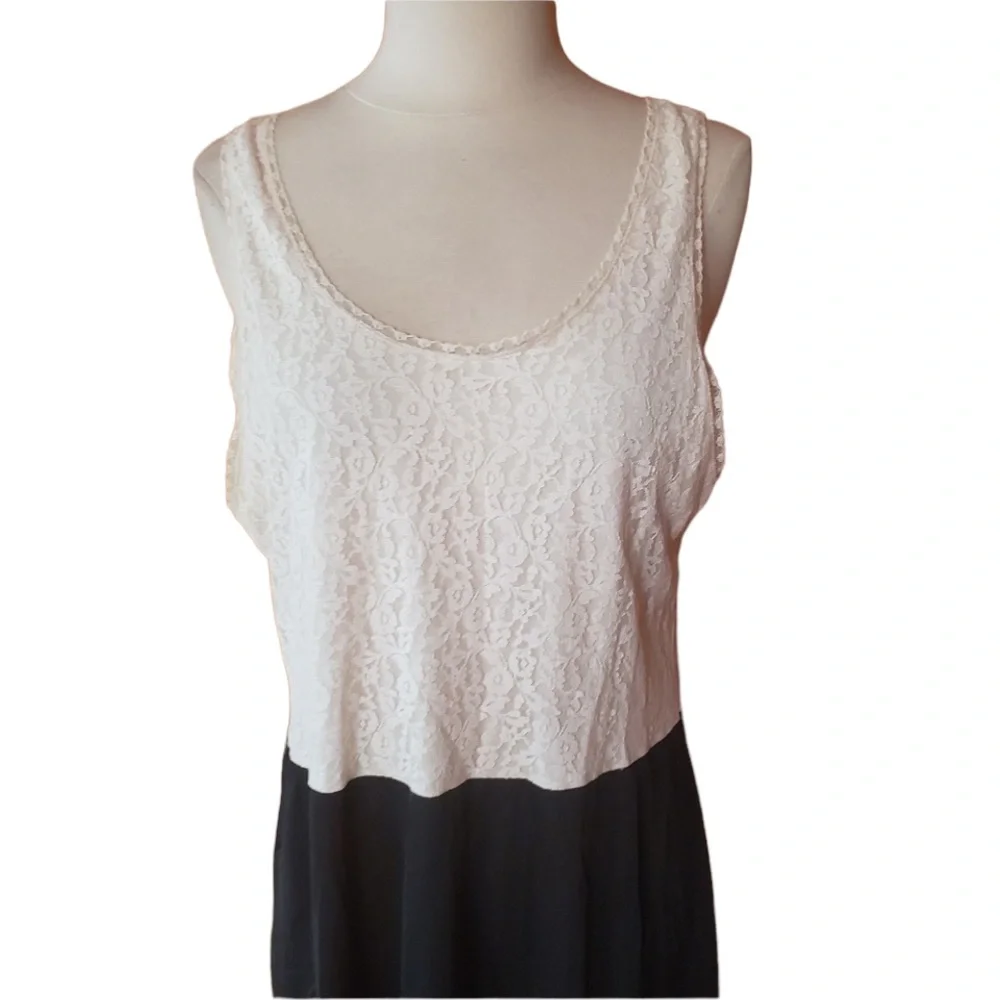 Vintage Unlabeled Black &‎ Ivory Lace Nylon Chemise - Picture 2 of 7